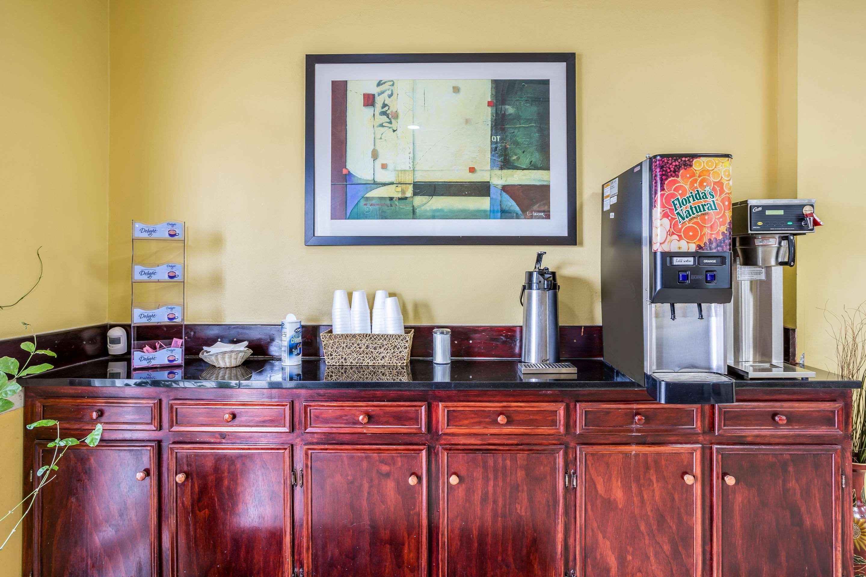 Econo Lodge Durant Bagian luar foto