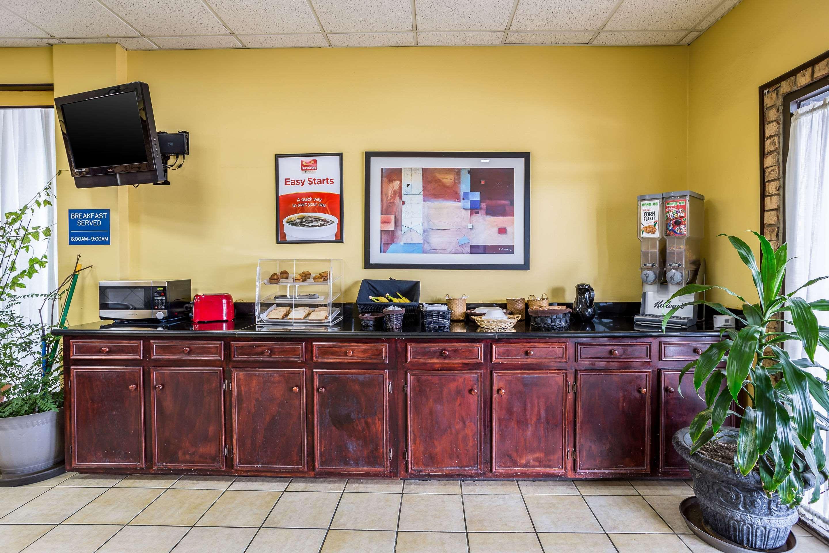 Econo Lodge Durant Bagian luar foto