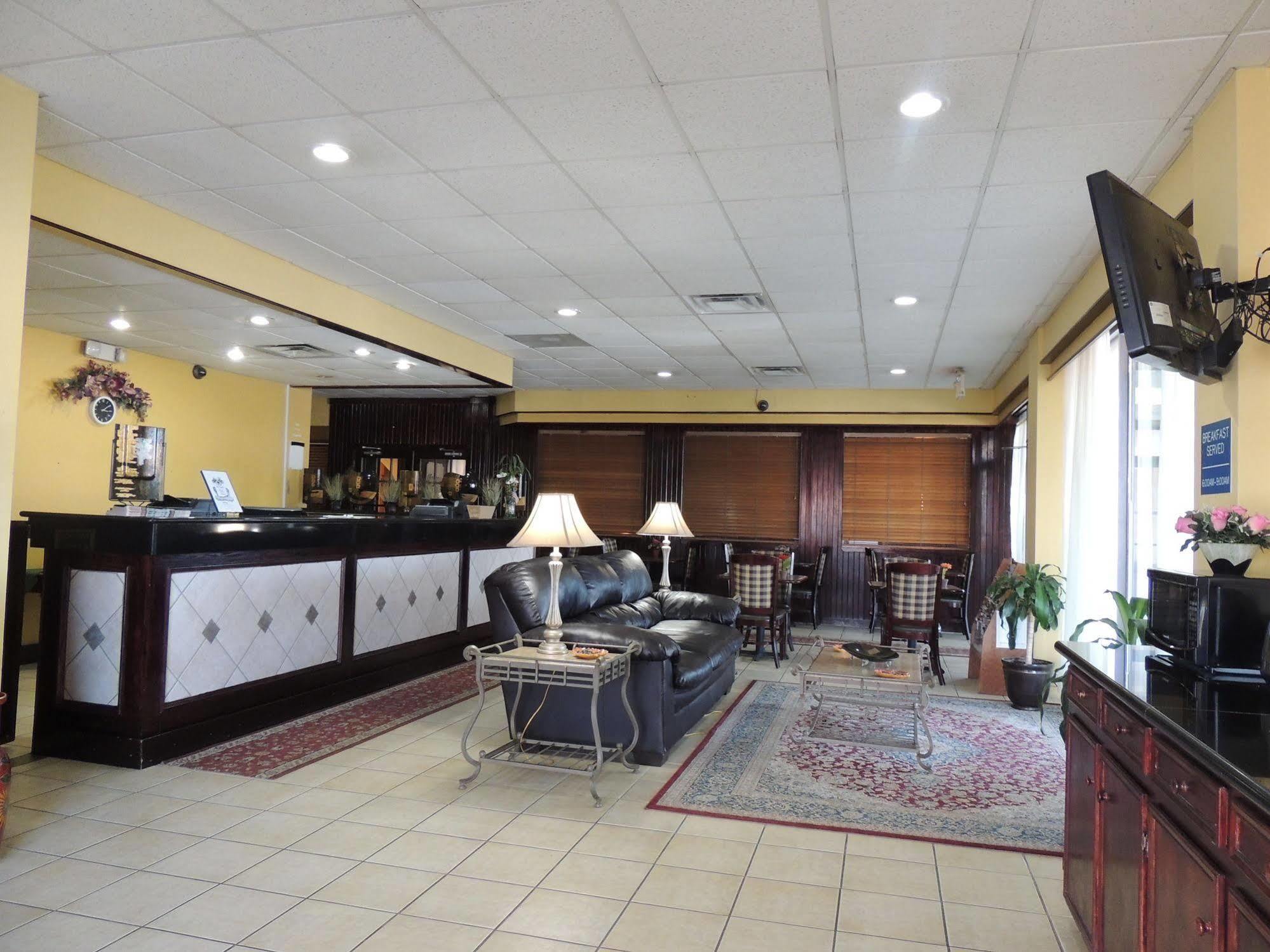 Econo Lodge Durant Bagian luar foto